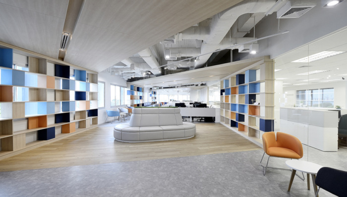 越來(lái)越多的企業(yè)選擇定制辦公家具，到底為啥？